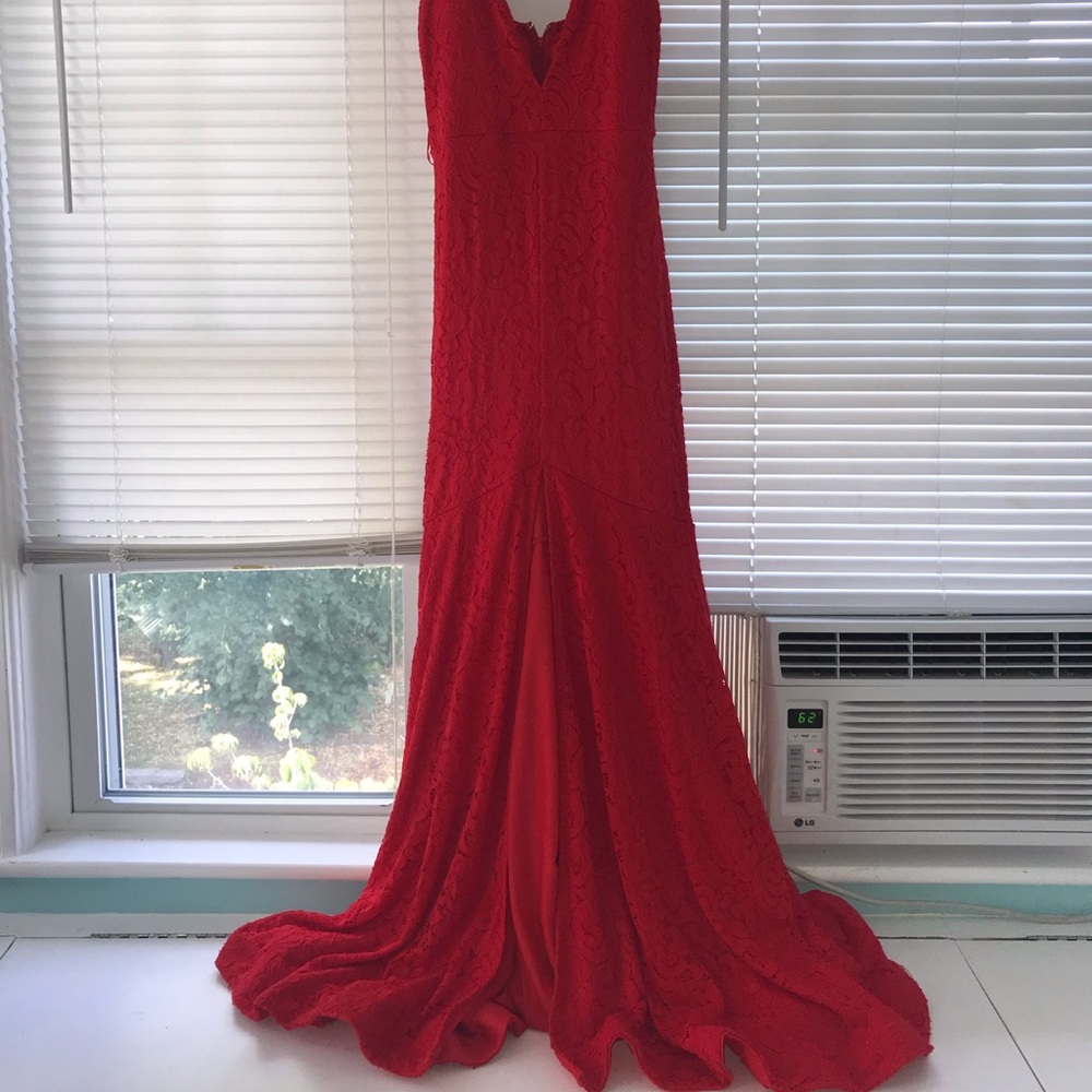 Wore it for prom, never will wear it again - Picture 1 of 3